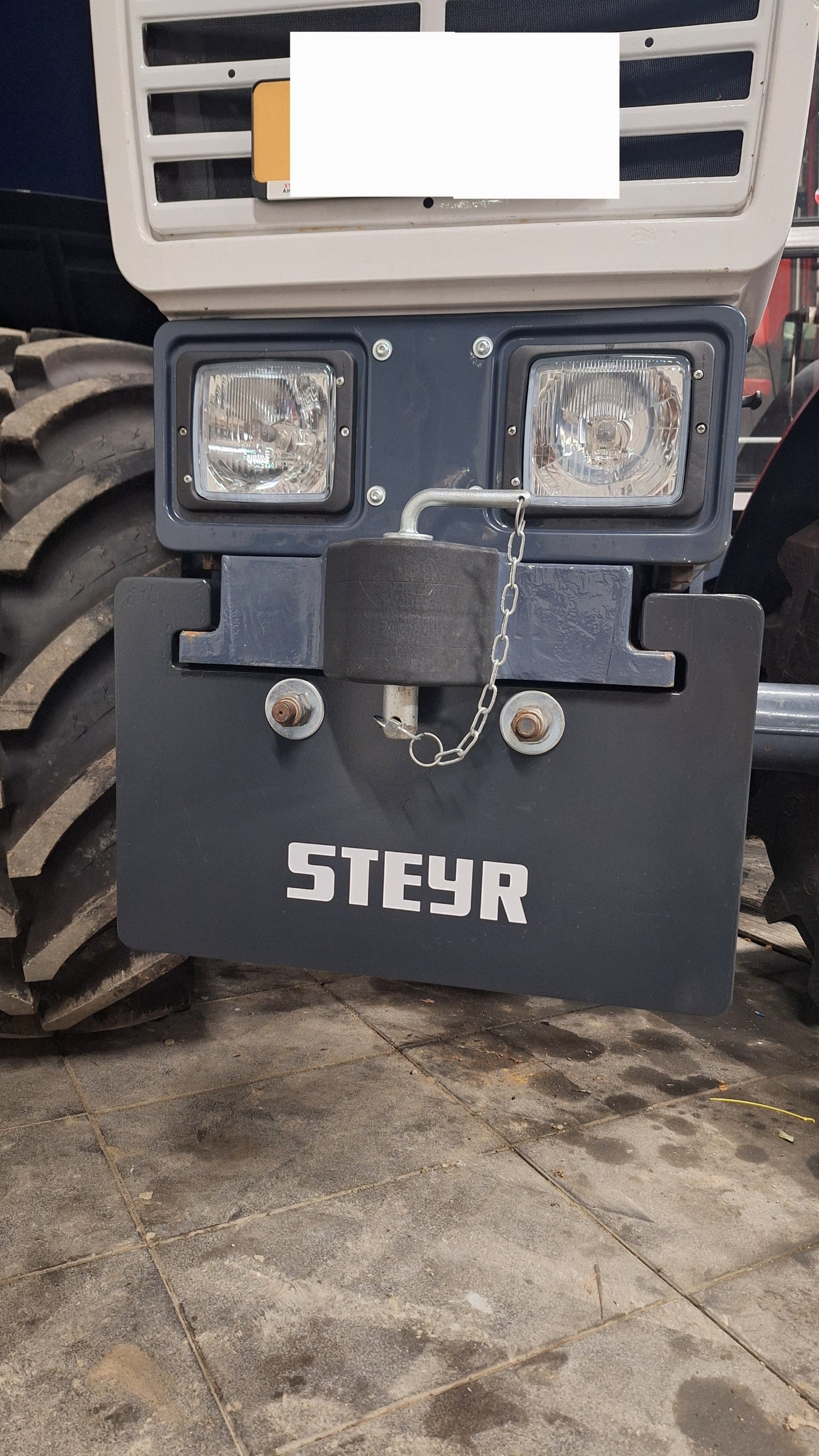 Frontgewichtsplatte goss zu Steyr 8140-8180