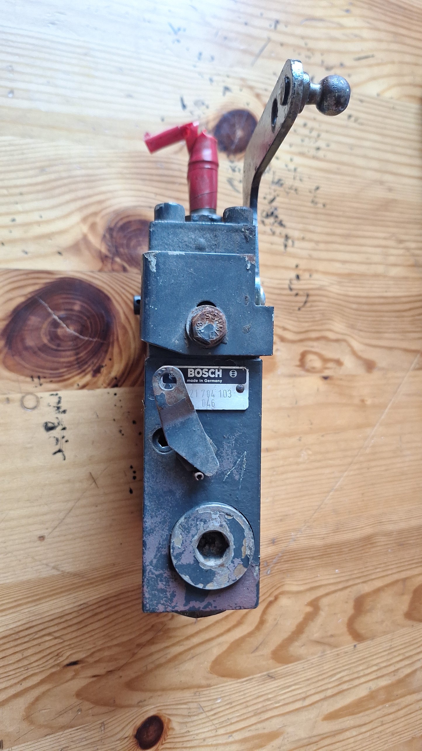 Hydrauliksteuergerät für Hubwerk Bosch 0521704103046 / 397730115