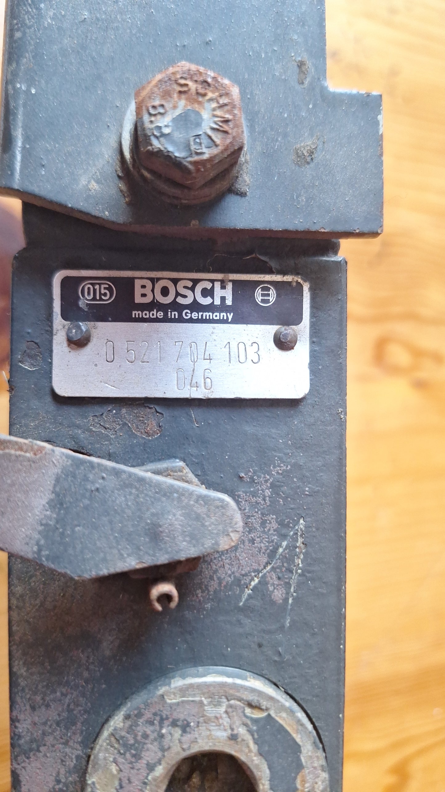 Hydrauliksteuergerät für Hubwerk Bosch 0521704103046 / 397730115