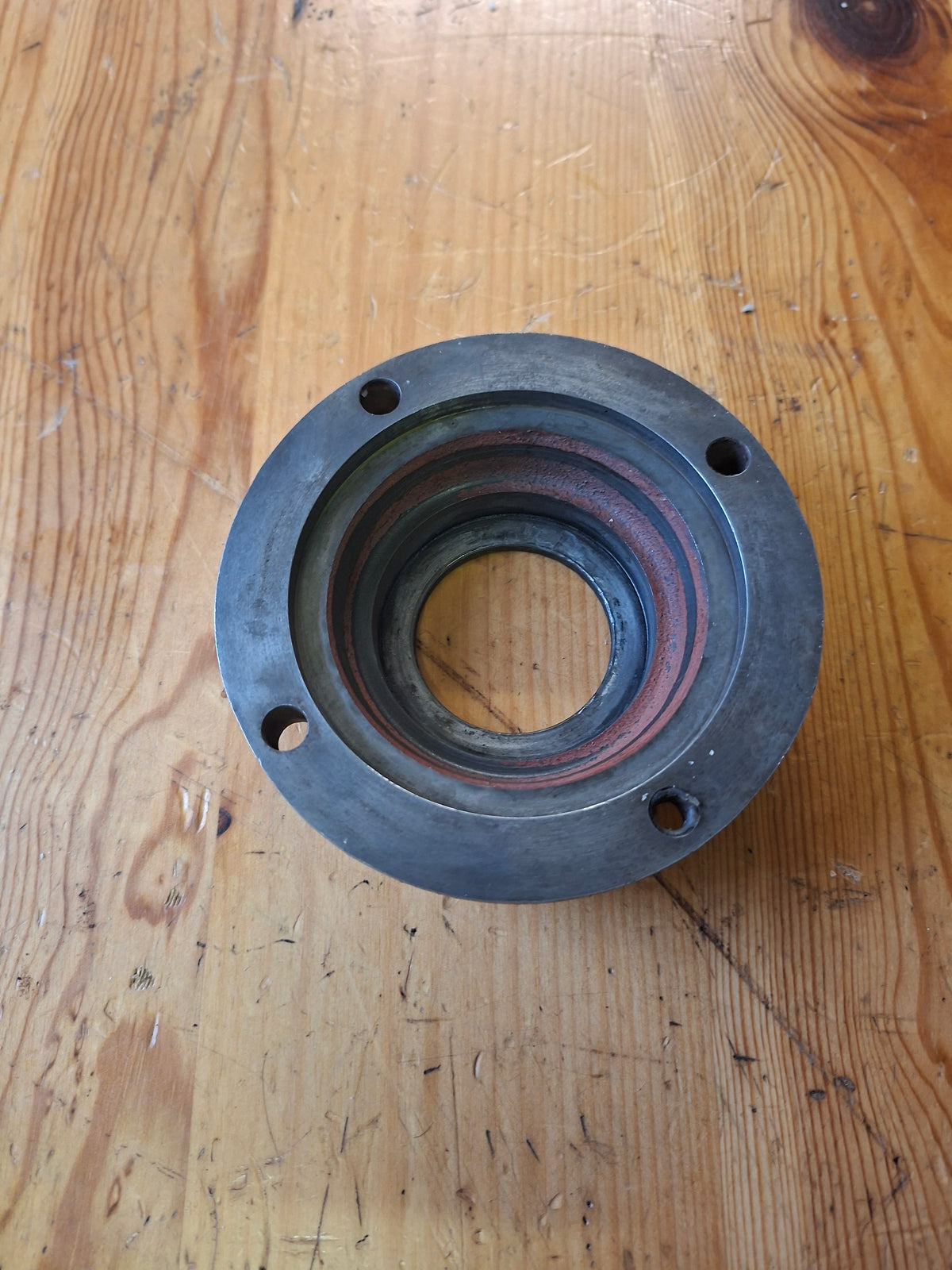Lagerdeckel Zapfwelle zu Steyr 1100 / 1108 / 1090 / 1200 1390270718