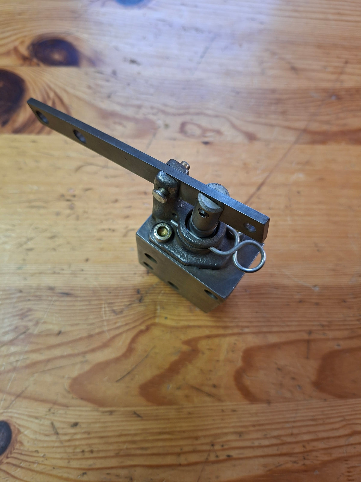 ORIGINAL Steuergerät Allradventil zu Steyr 8100-8130A 137700750008