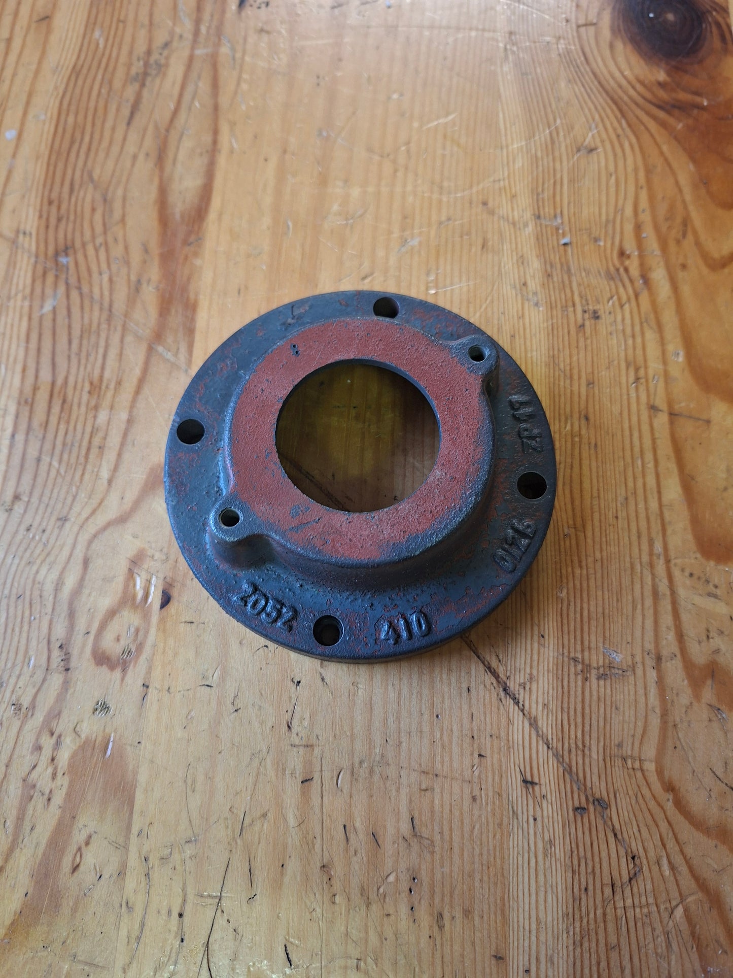 Lagerdeckel Zapfwelle zu Steyr 1100 / 1108 / 1090 / 1200 1390270718