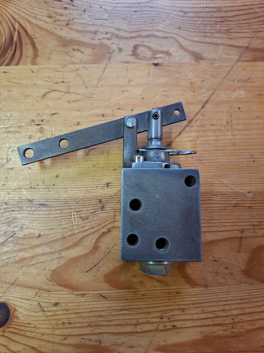 ORIGINAL Steuergerät Allradventil zu Steyr 8100-8130A 137700750008